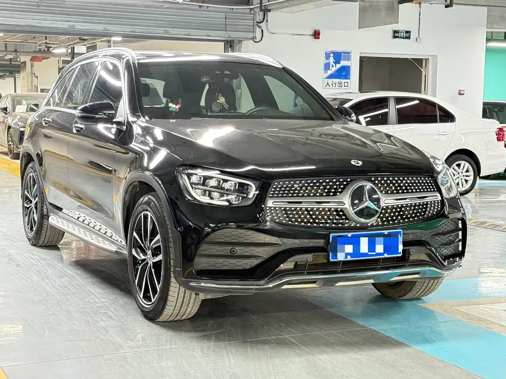 MERCEDES-BENZ GLC