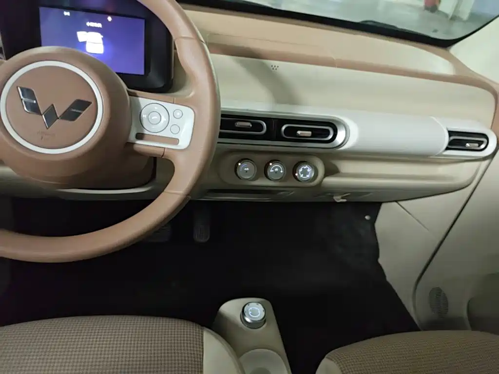 Wuling MINIEV — миниатюра 5