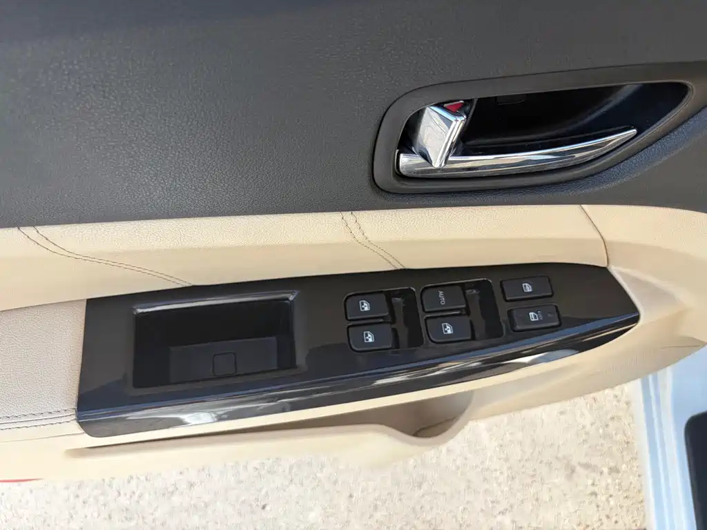 Changan Eado — миниатюра 5