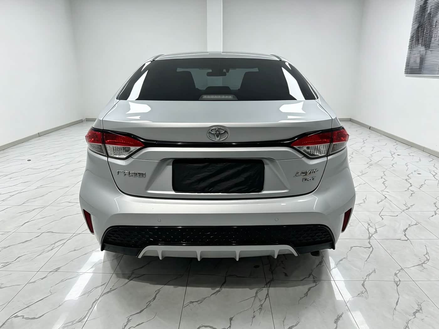 Toyota Levin 1.2 л 2022 г. Серебристо-серый, пробег 41000 км