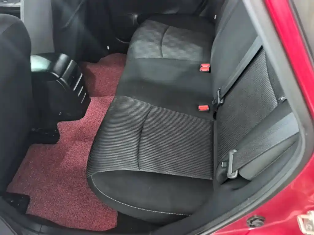 Nissan Tiida — миниатюра 17