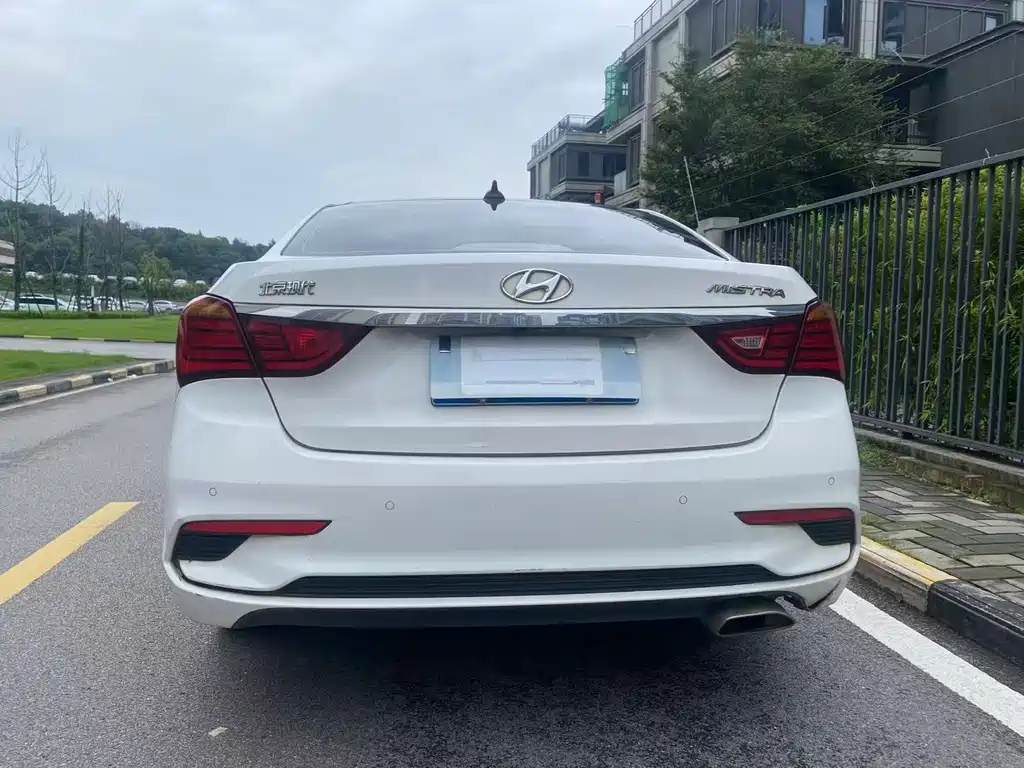 Hyundai Mistra — миниатюра 8