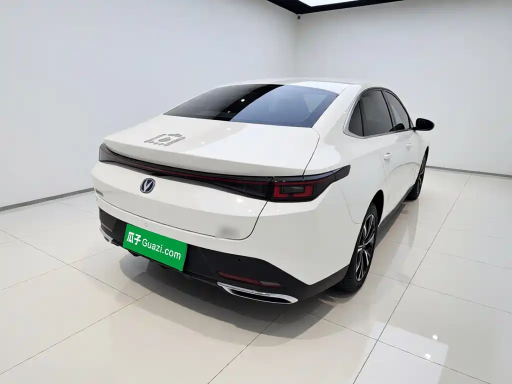 Changan Eado — миниатюра 4