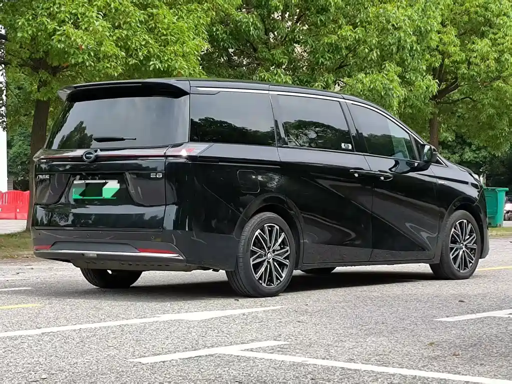 GAC Motor Trumpchi E8 PHEV — миниатюра 10