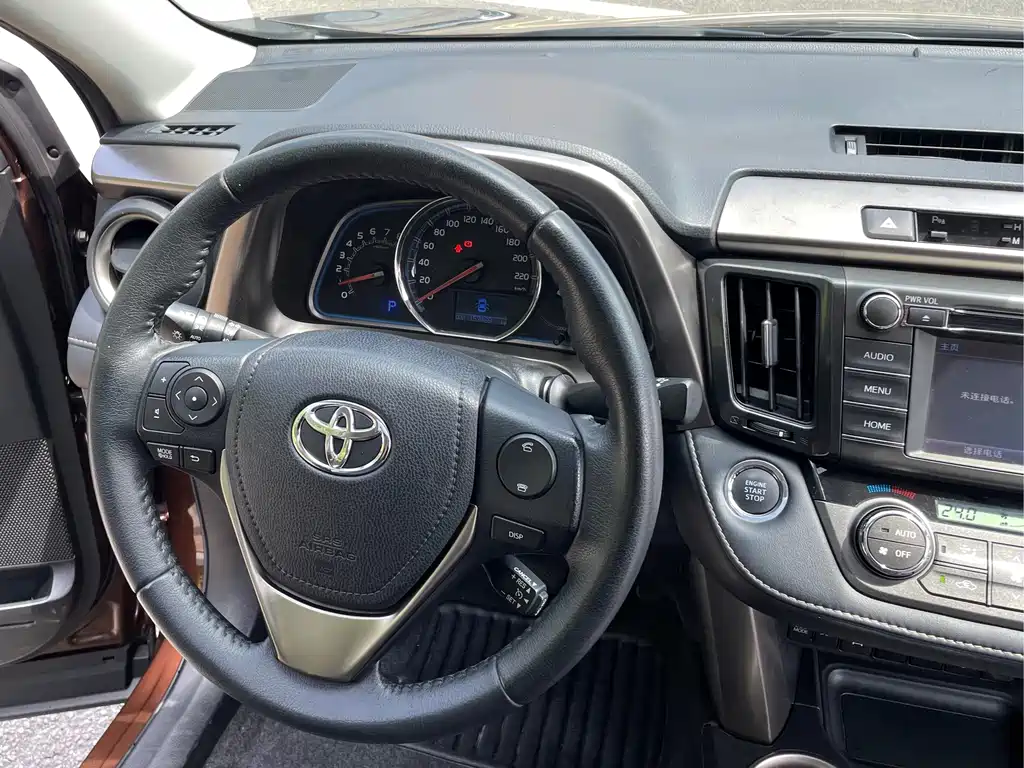 Toyota RAV4 — миниатюра 13