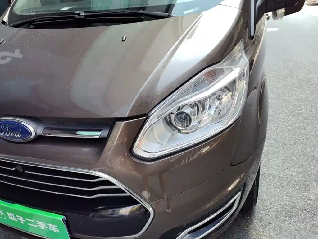 Ford Tourneo — миниатюра 24