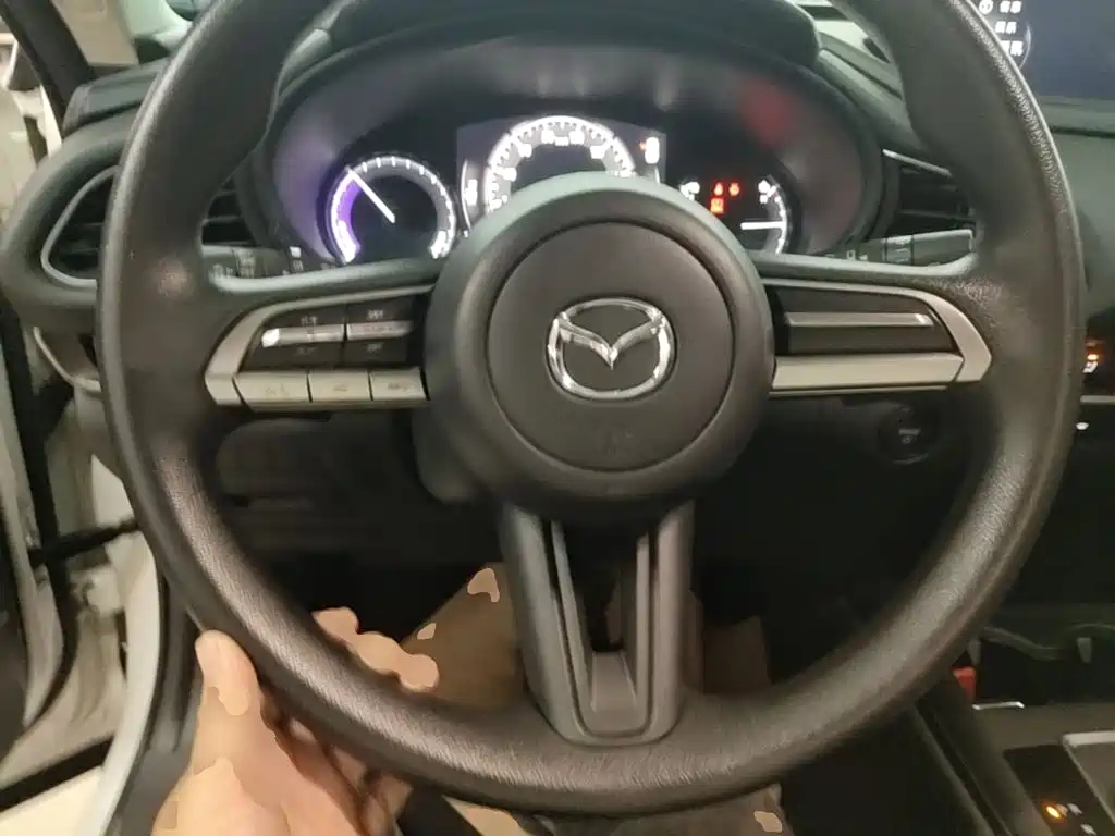 Mazda CX-30 EV — миниатюра 11