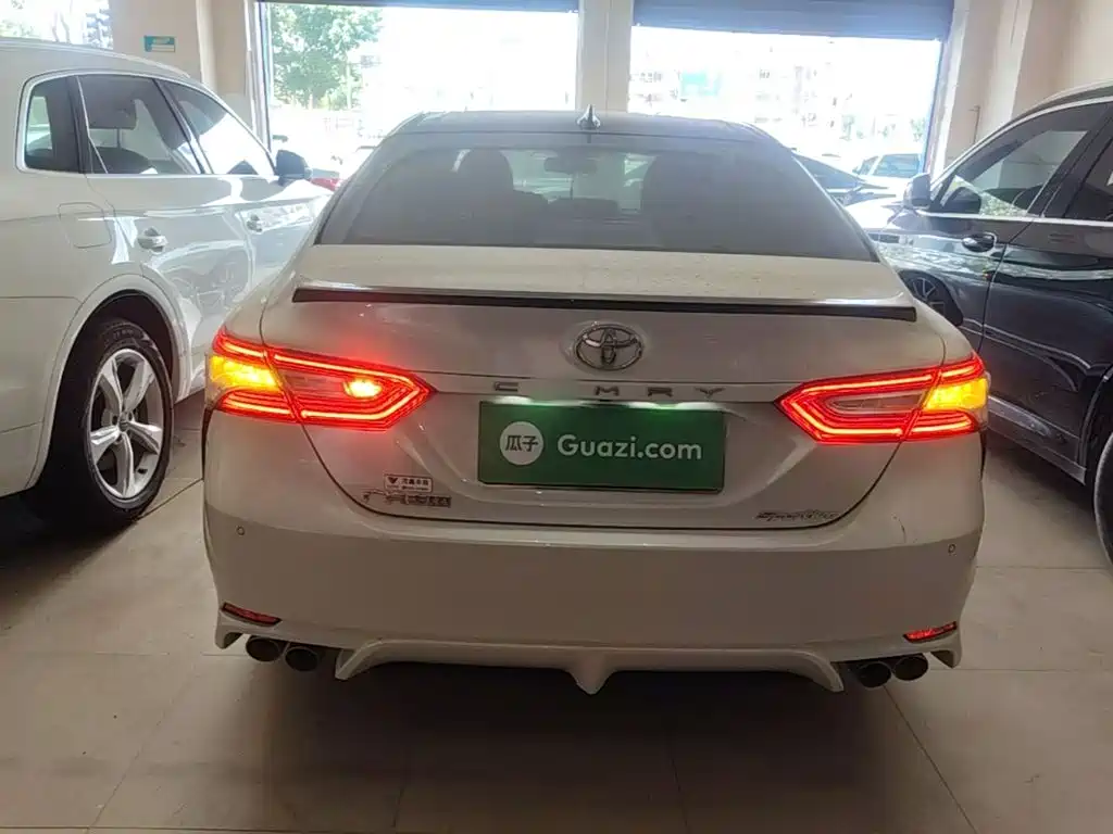 Toyota Camry — миниатюра 6