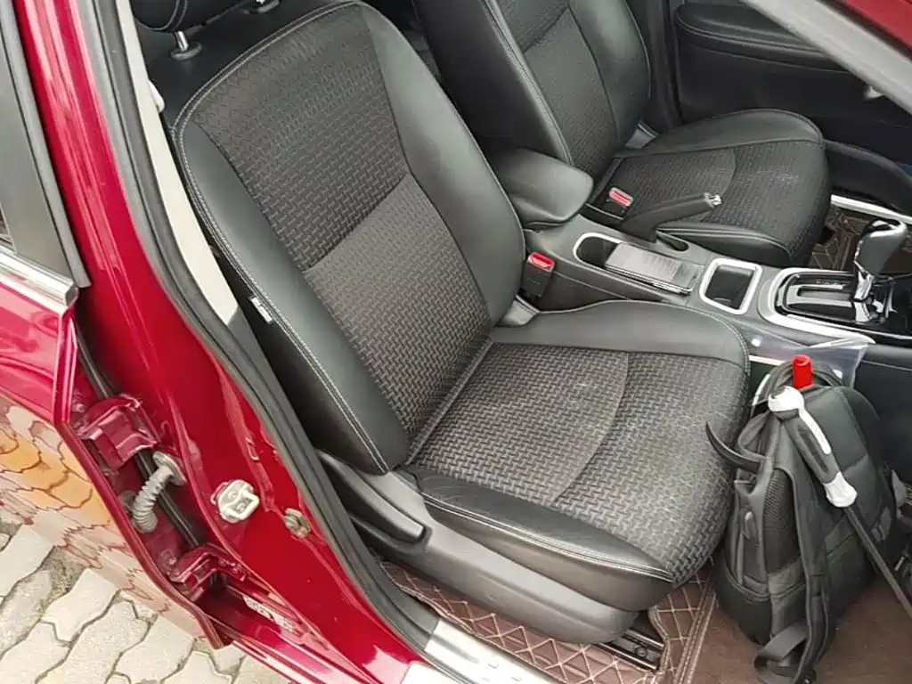 Nissan Tiida — миниатюра 25