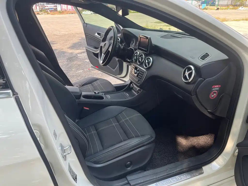 Mercedes-Benz A-Class (Import) — миниатюра 7