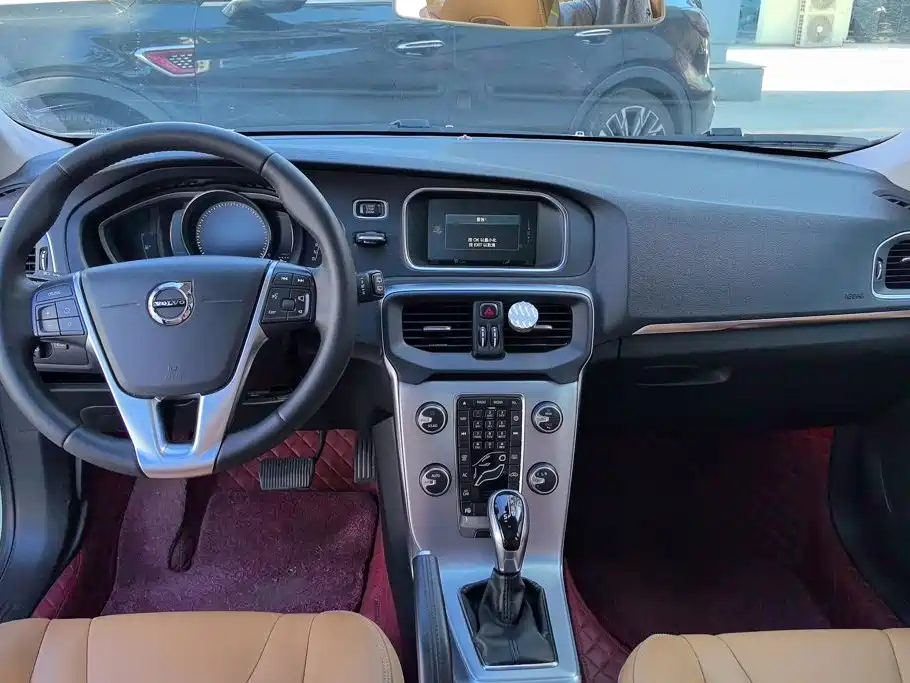 Volvo V40 — миниатюра 12