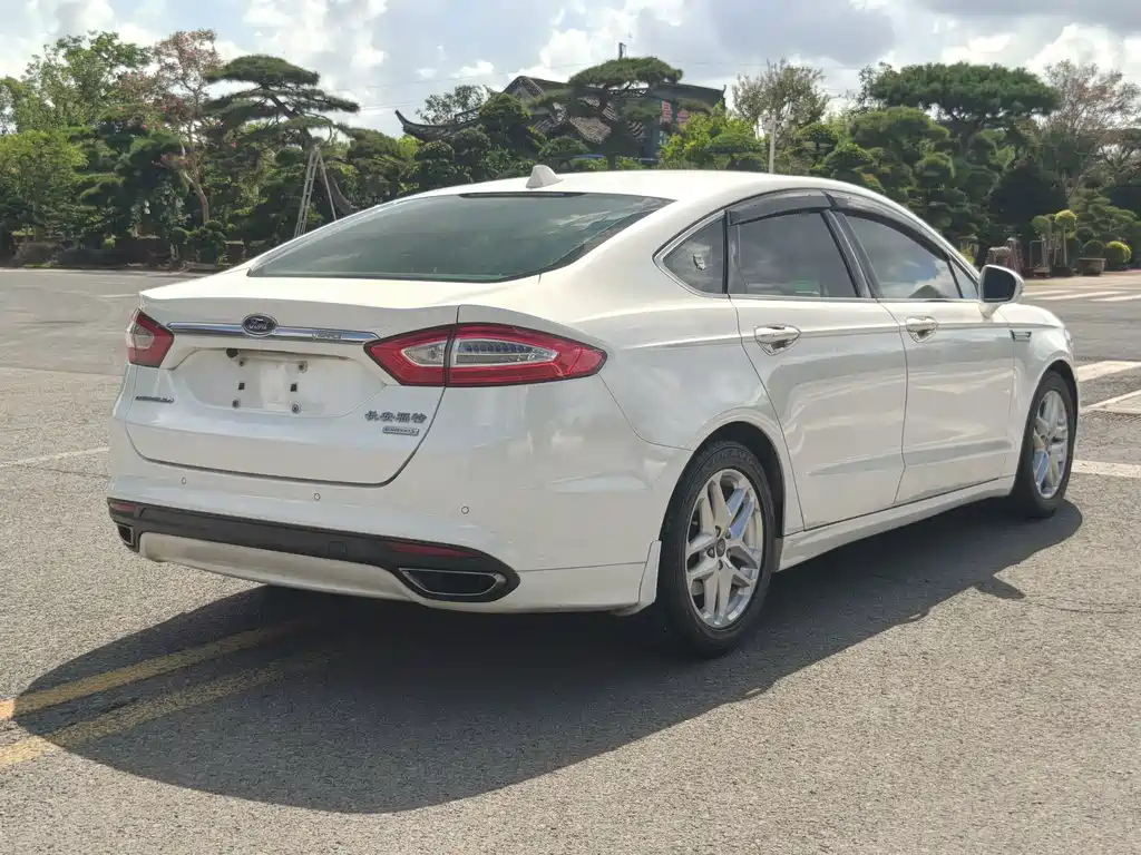 Ford Mondeo — миниатюра 11