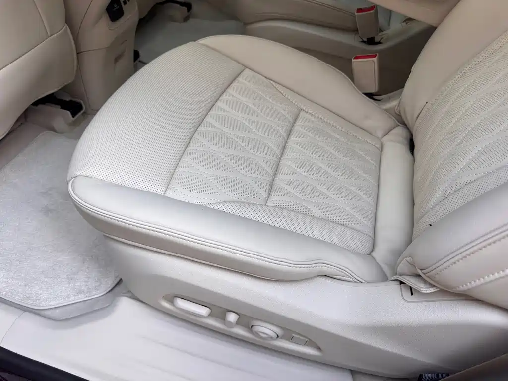Buick Enclave — миниатюра 20