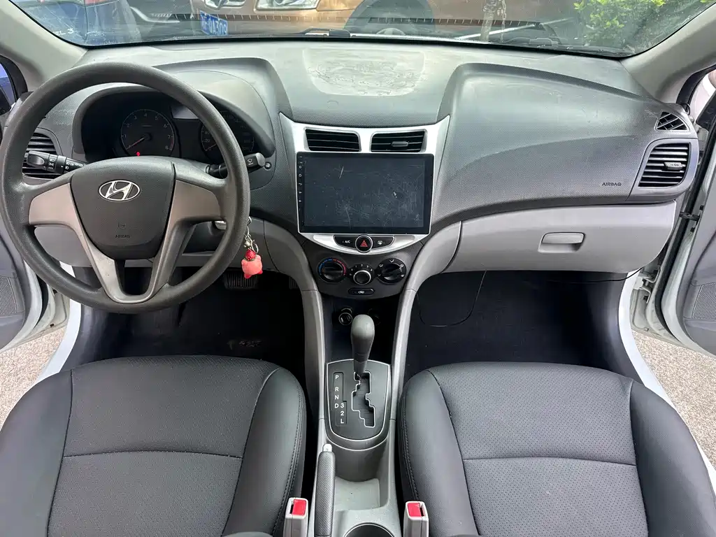 Hyundai Verna — миниатюра 7