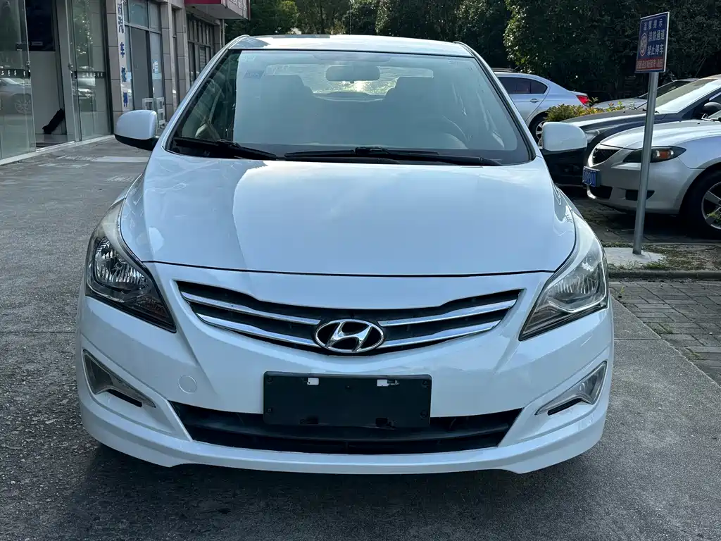 Hyundai Verna — миниатюра 2