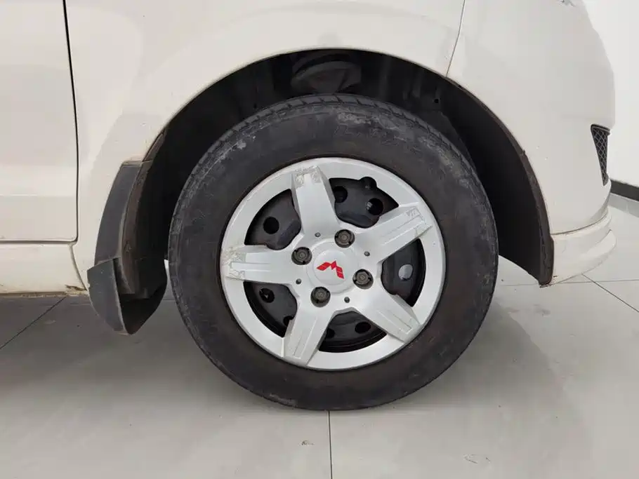 Wuling Hongguang — миниатюра 6