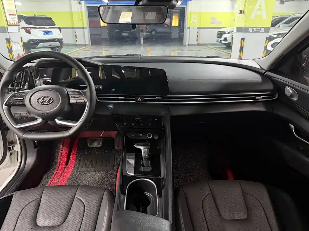 Hyundai Elantra — миниатюра 12