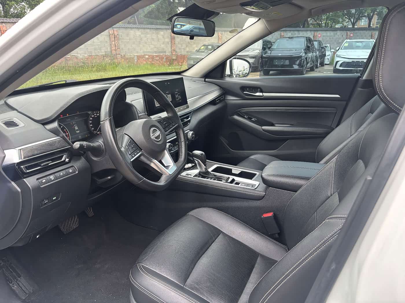 Nissan Teana 2.0 л 2023 г. Белый, пробег 41000 км
