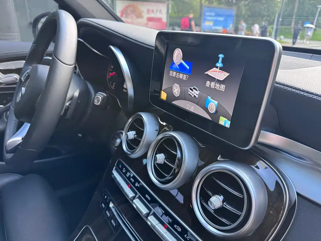 Mercedes-Benz GLC — миниатюра 12