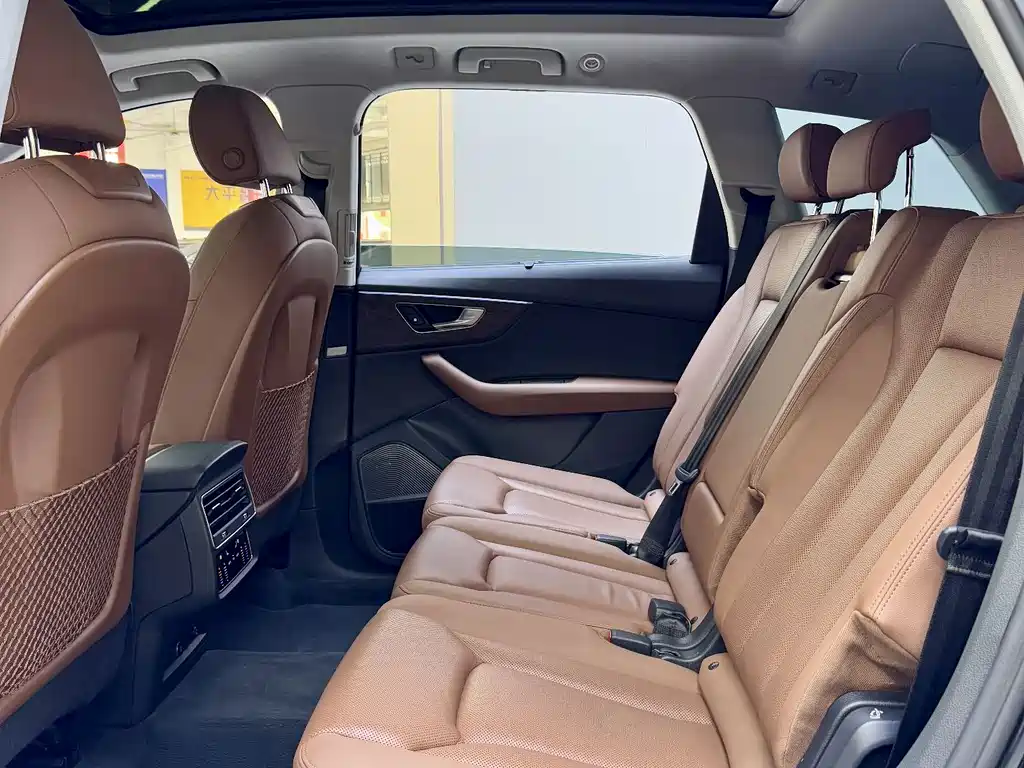 Audi Q7 — миниатюра 2