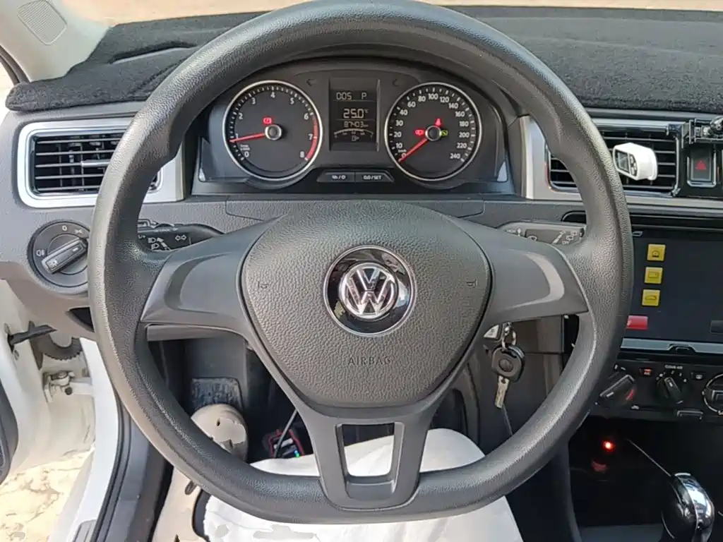 Volkswagen Santana — миниатюра 11