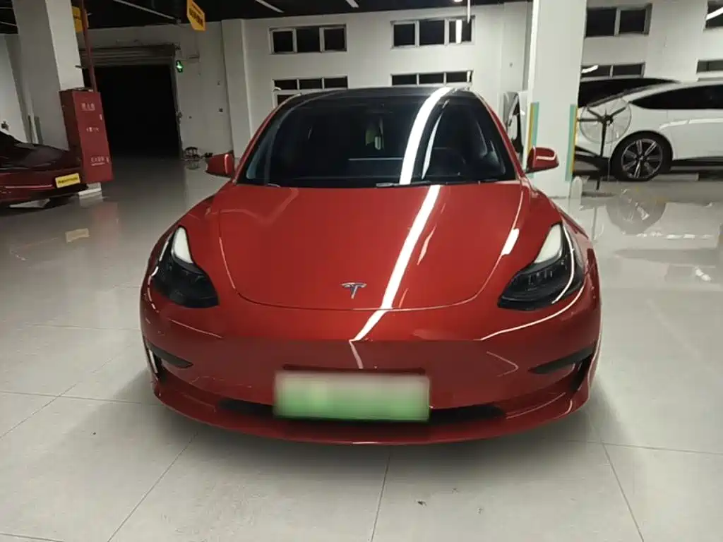 Tesla Model 3 — миниатюра 3
