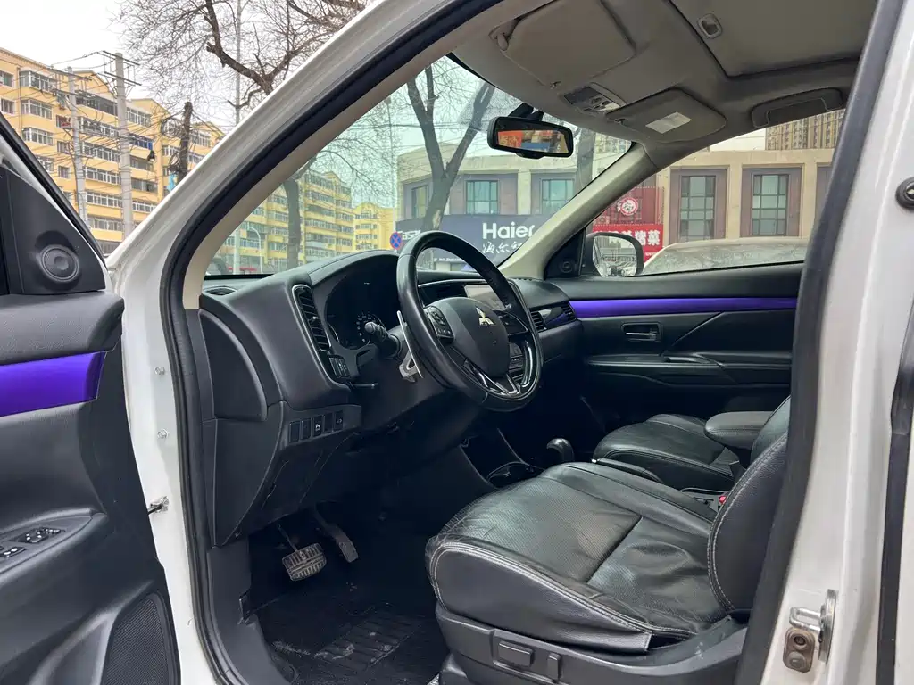 Mitsubishi Outlander — миниатюра 7