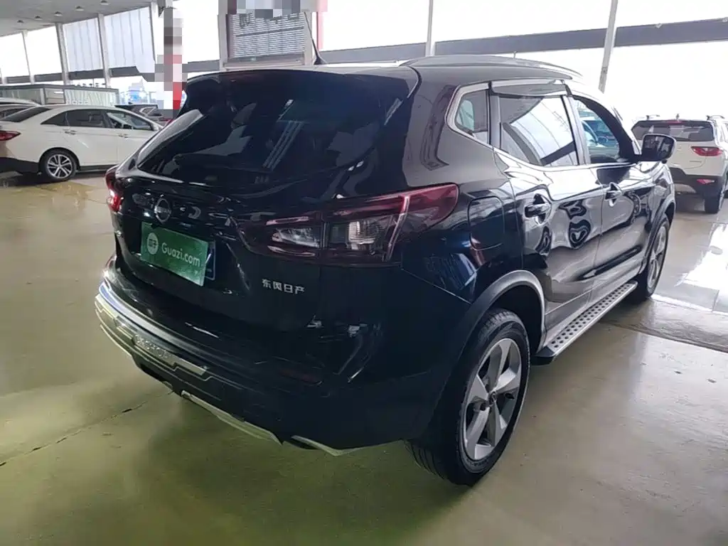 Nissan Qashqai — миниатюра 7