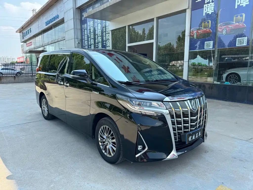 Toyota Alphard — миниатюра 3