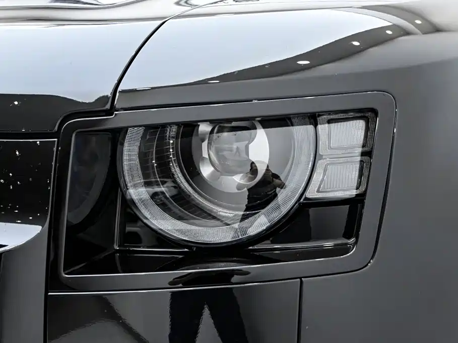 Land Rover Defender — миниатюра 9