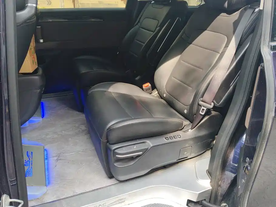 GAC Motor Trumpchi E8 PHEV — миниатюра 11