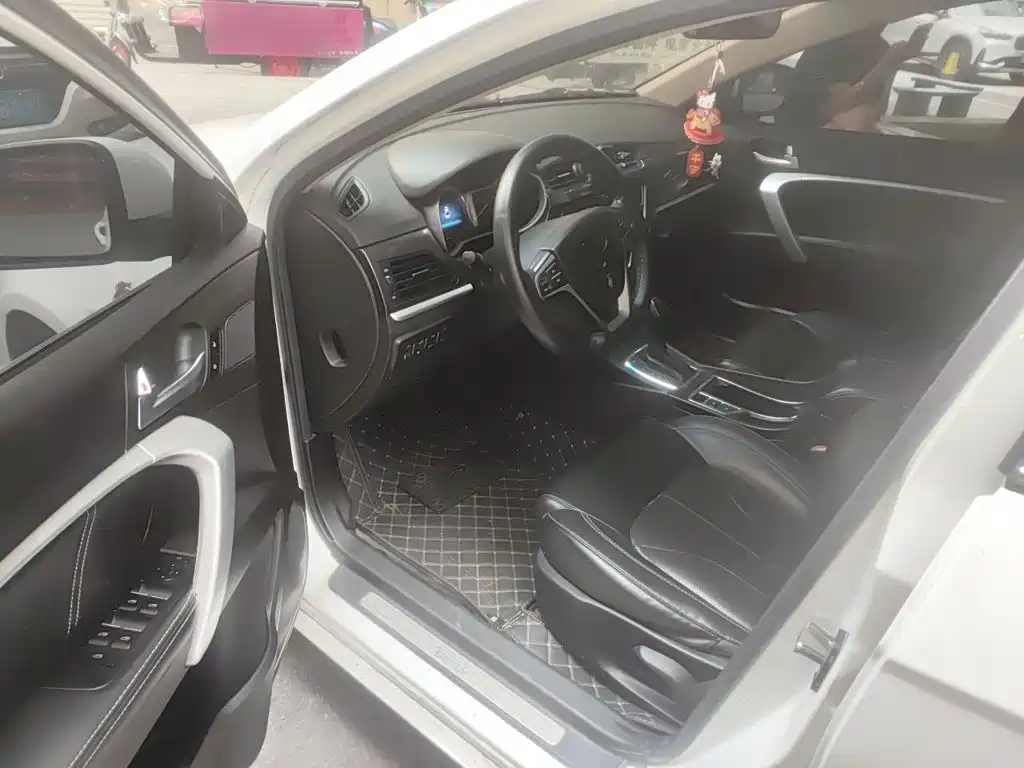 Geely Emgrand — миниатюра 12