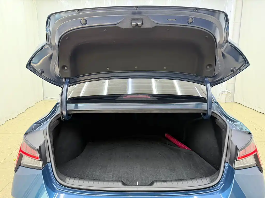 Hyundai Elantra — миниатюра 20