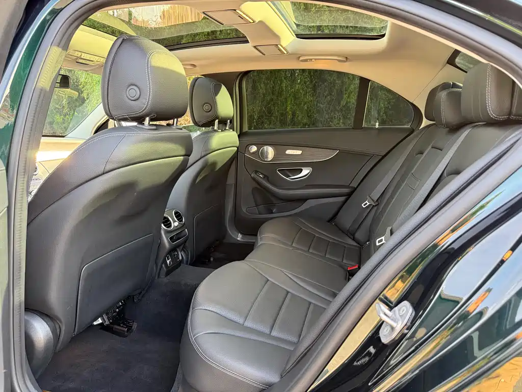 Mercedes-Benz C-Class — миниатюра 10