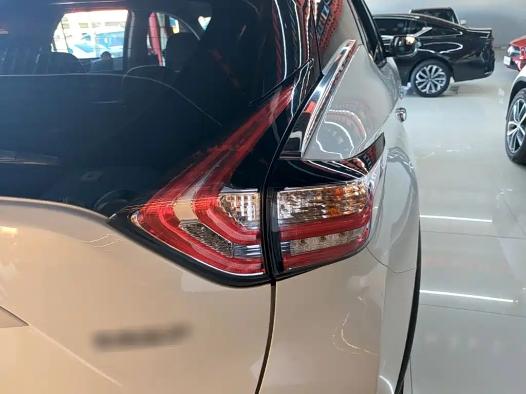 Nissan Murano — миниатюра 8
