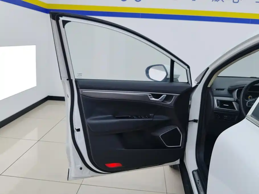 Geely Emgrand GS — миниатюра 7
