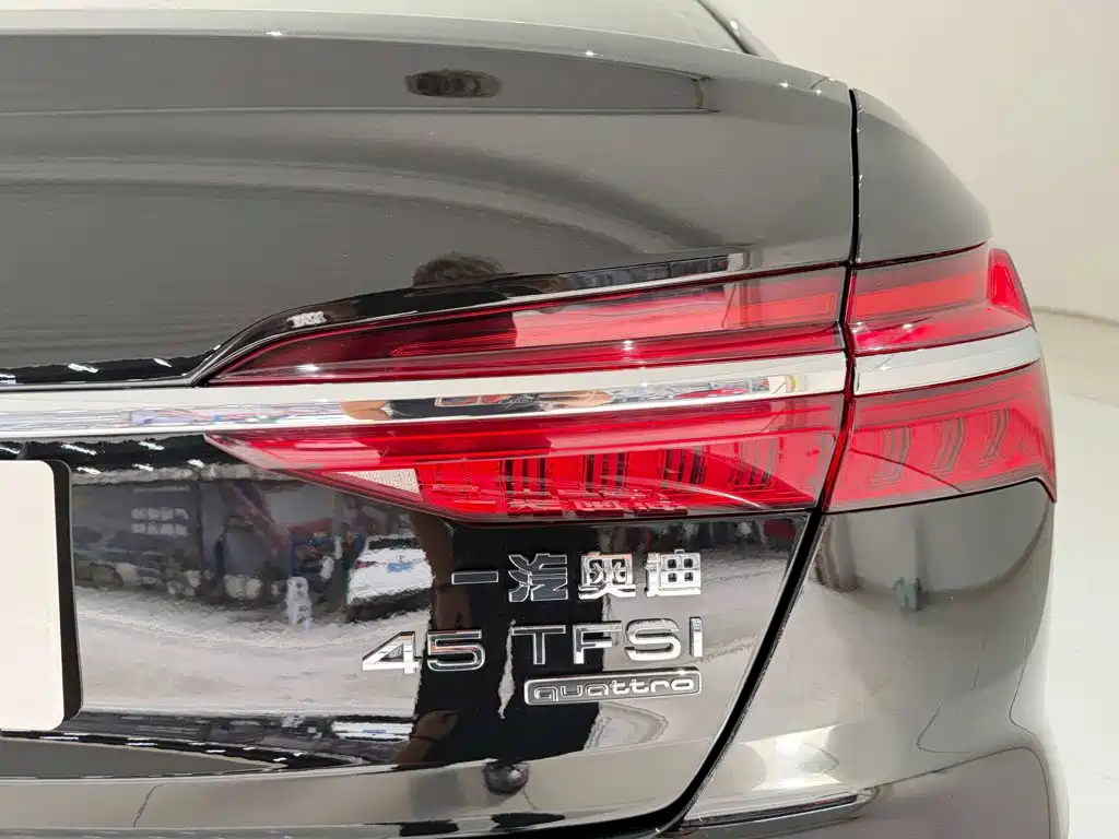 Audi A6L — миниатюра 10