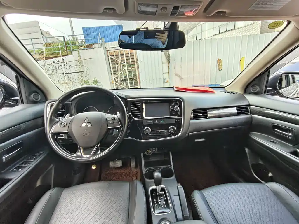 Mitsubishi Outlander (Import) — миниатюра 6