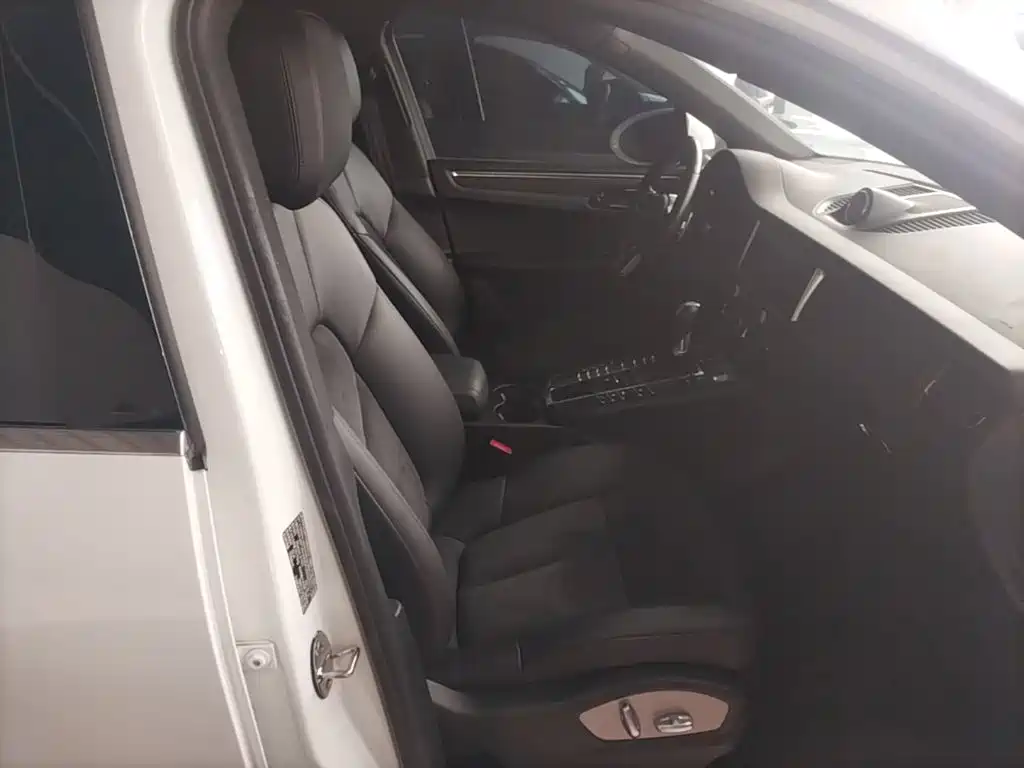 Porsche Macan — миниатюра 19