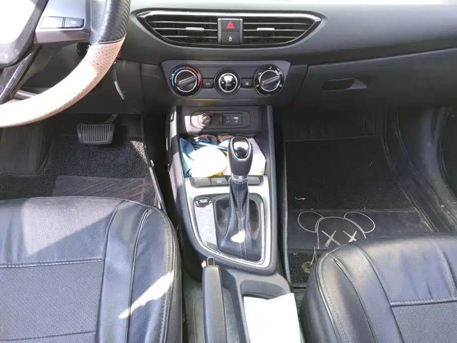 Hyundai Elantra — миниатюра 16