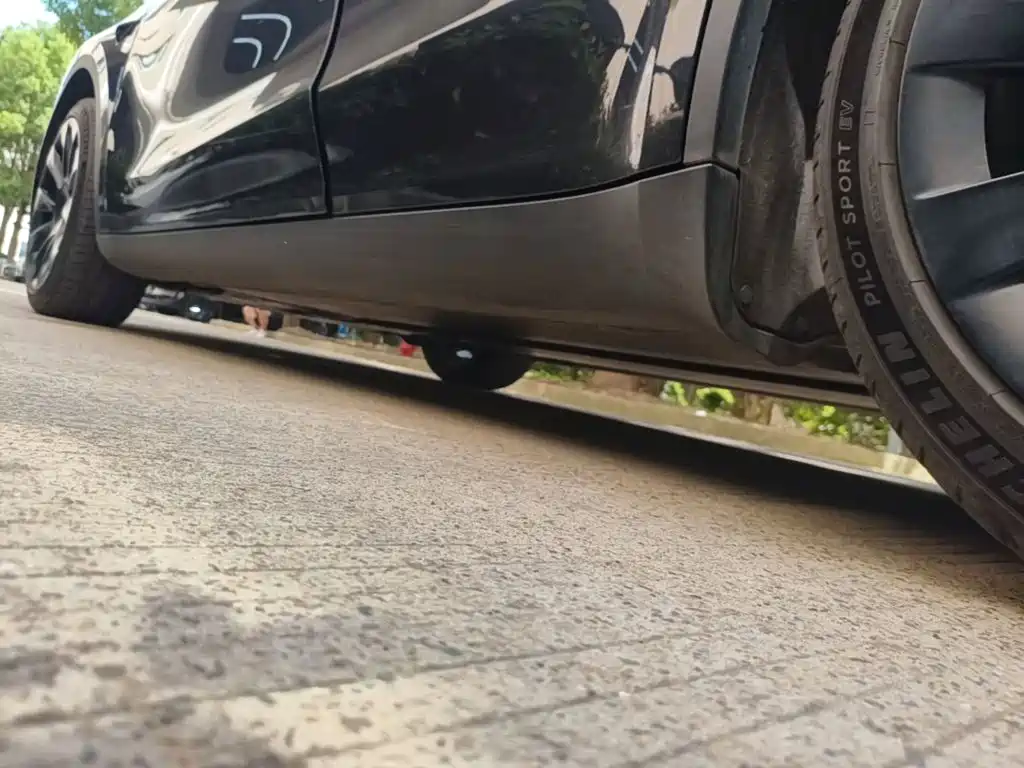 Tesla Model Y — миниатюра 22