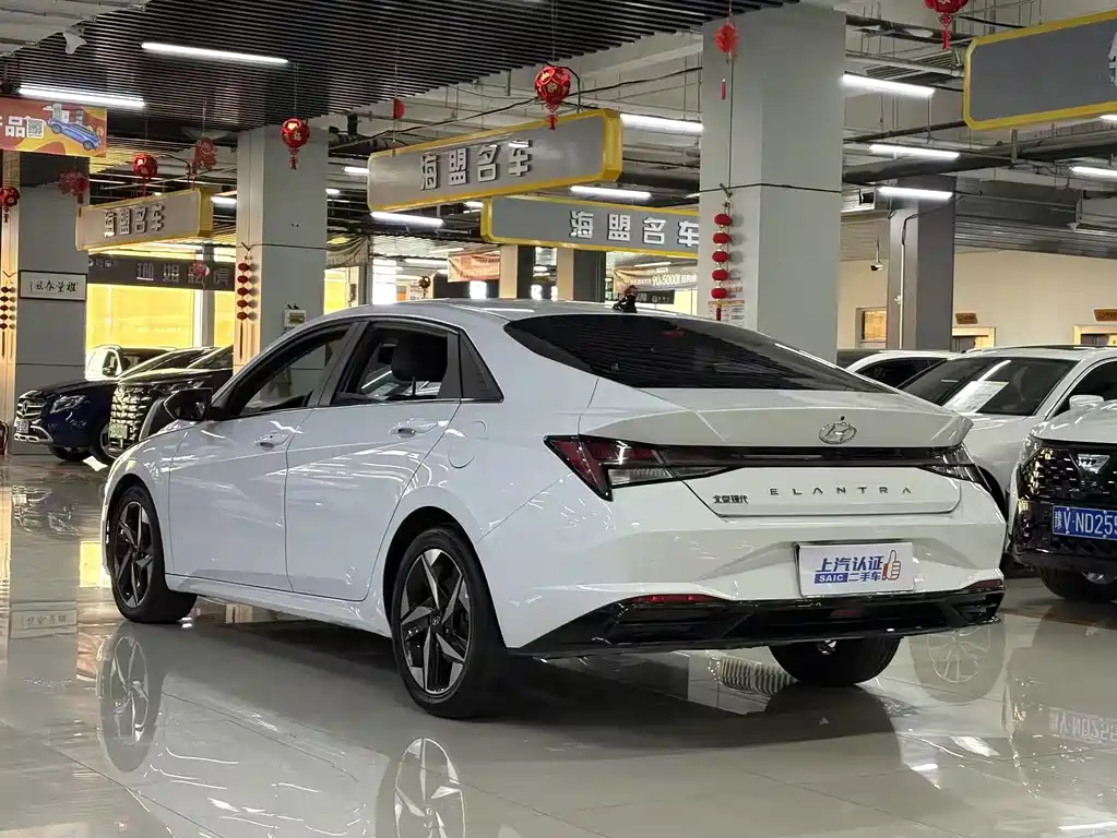 Hyundai Elantra — миниатюра 13