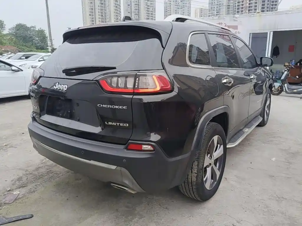 Jeep Cherokee — миниатюра 7