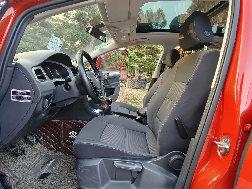 VOLKSWAGEN GOLF*JIAYU