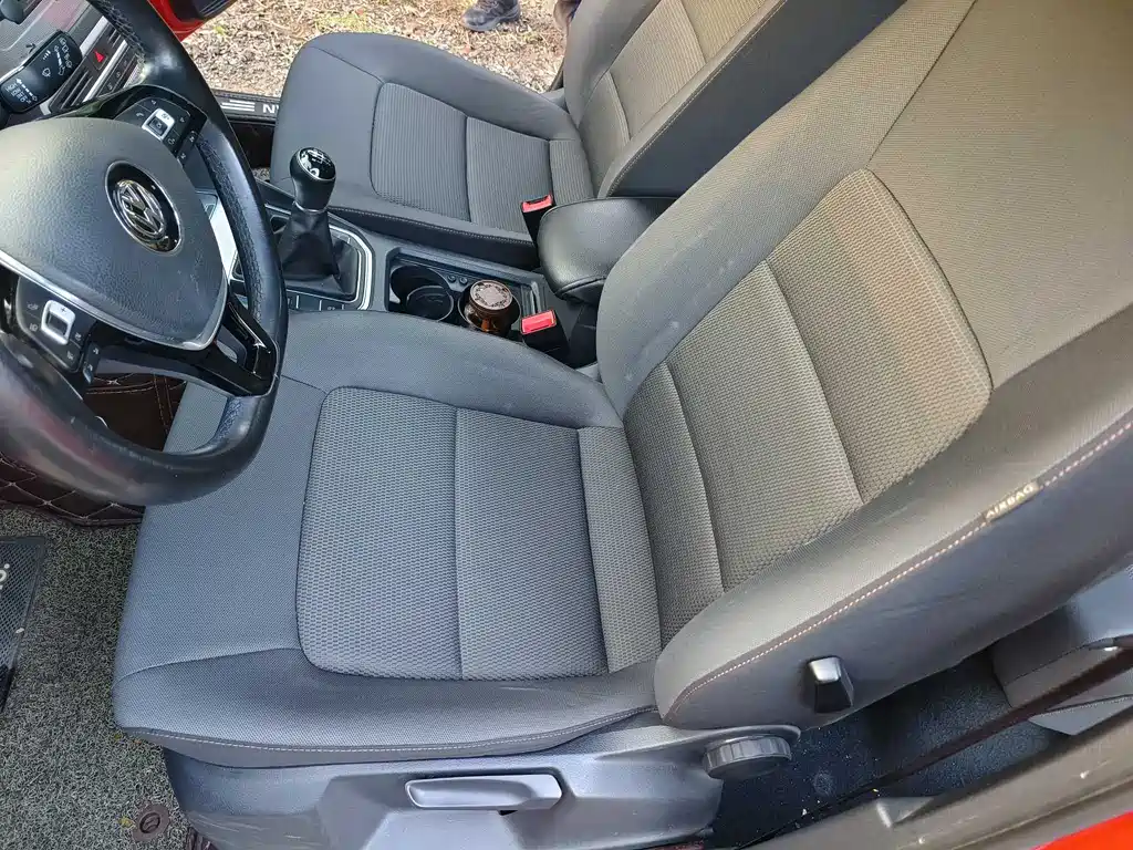 VOLKSWAGEN GOLF*JIAYU