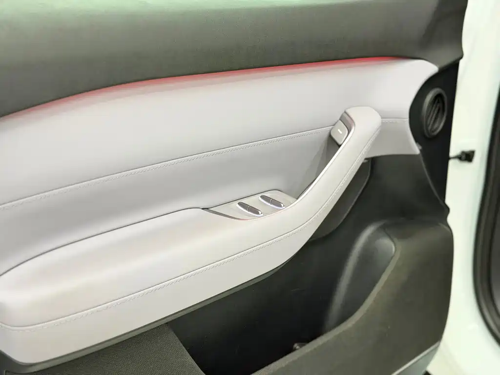 NIO EC6 - фото 15