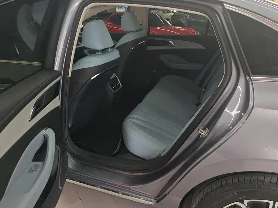 Hongqi Hongqi H5 PHEV — миниатюра 11