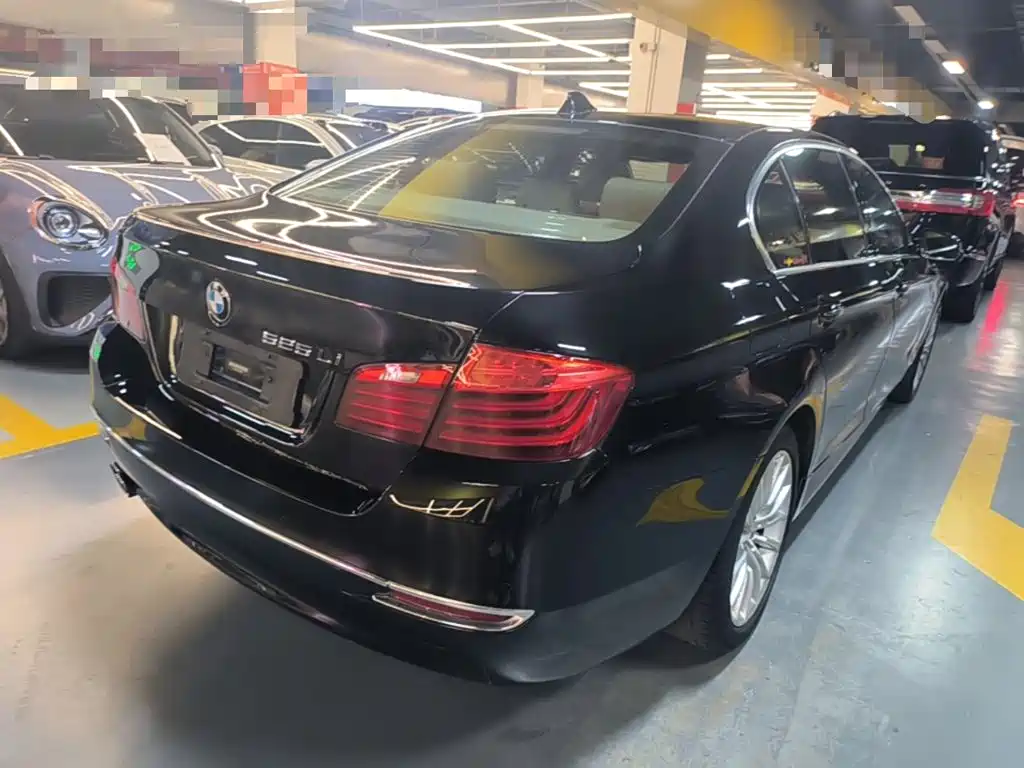 BMW 5 Series — миниатюра 7