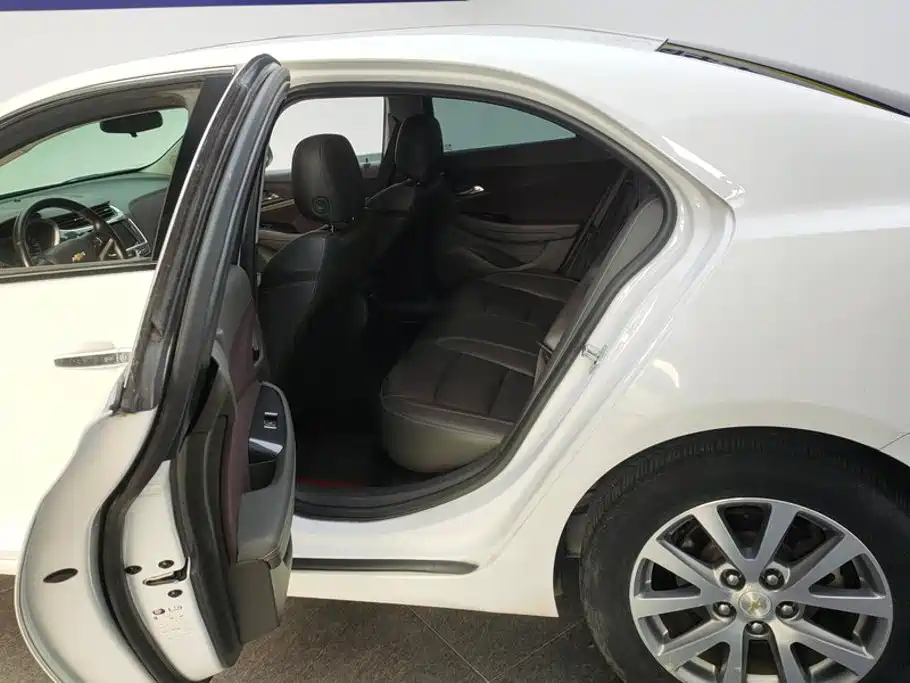 Chevrolet Malibu — миниатюра 11
