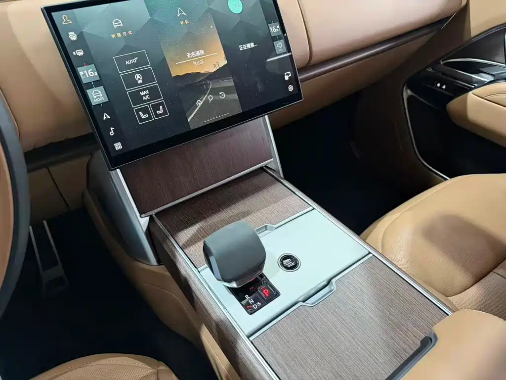 Land Rover Range Rover — миниатюра 16